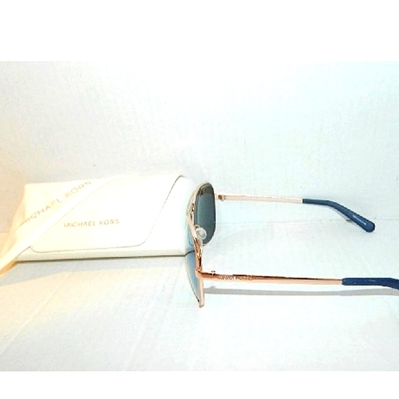 Like New MICHAEL KORS Rose Gold Polarized  "Chelsea" unisex sunglasses & case - Picture 5 of 11